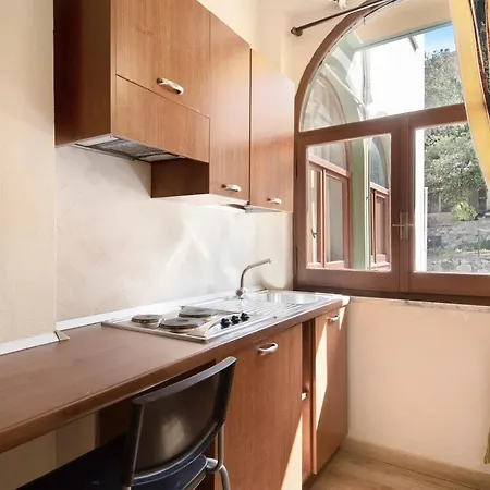 公寓 Monolocale 24 *